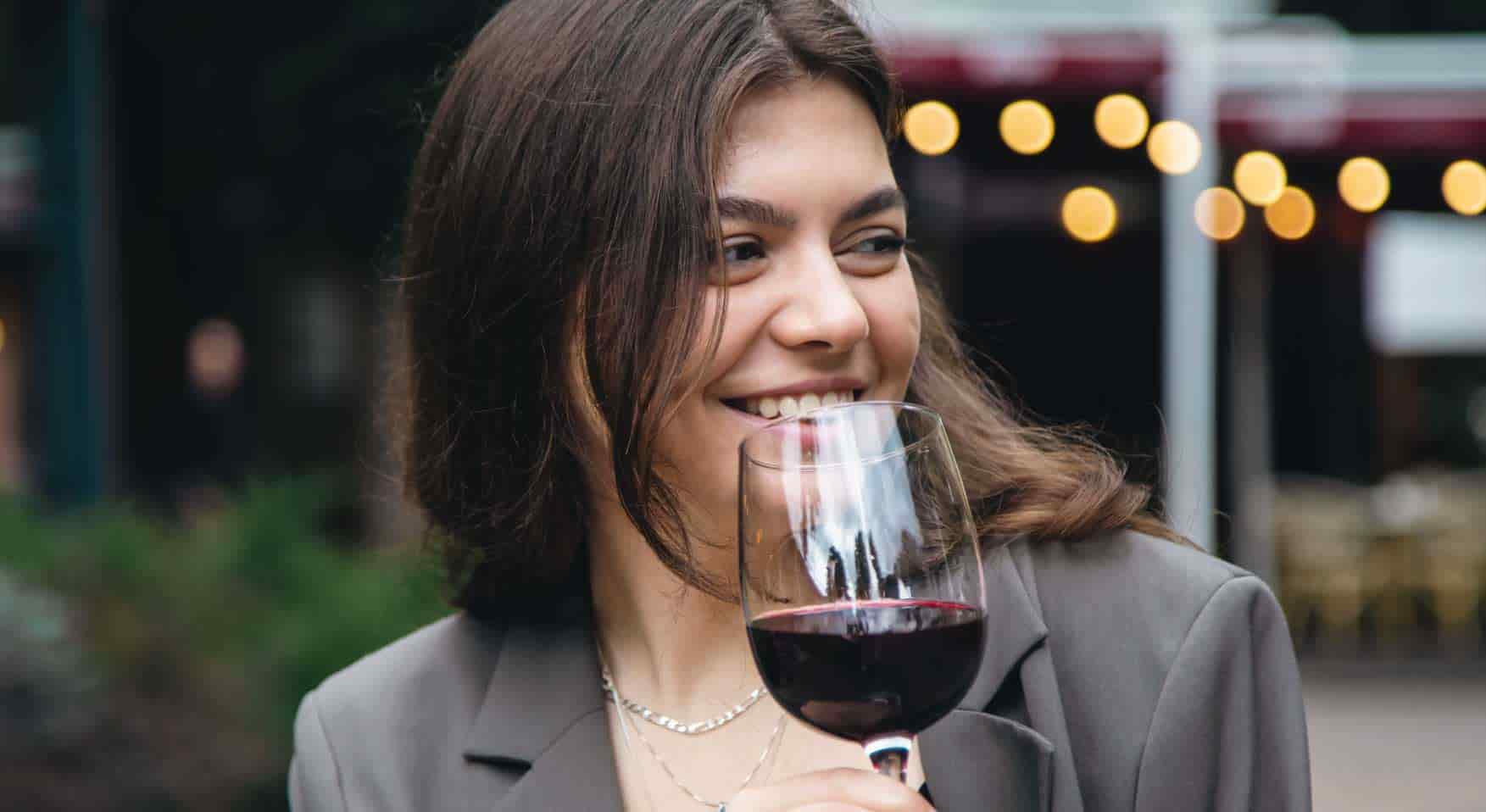 CÓMO SABER SI UN VINO TINTO ES BUENO O NO